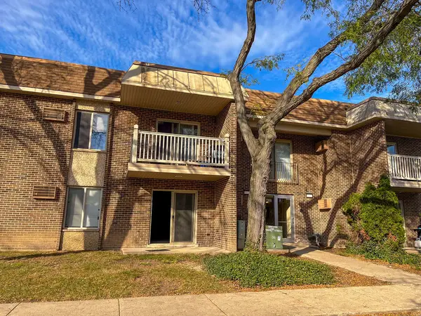 432 N Wilke Road #106, Palatine, IL 60074