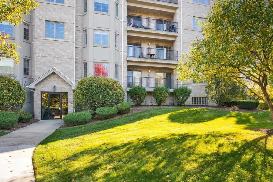 8505 Woodward Avenue #102, Woodridge, IL 60517 - #3