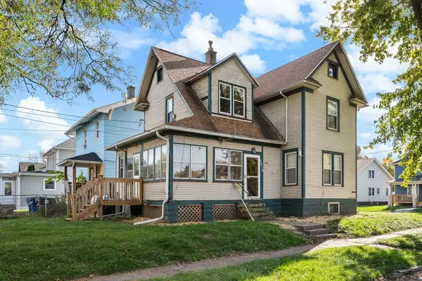 2219 Claussen Street, Davenport, IA 52802