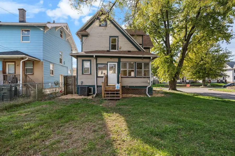 2219 Claussen Street, Davenport, IA 52802 - #3
