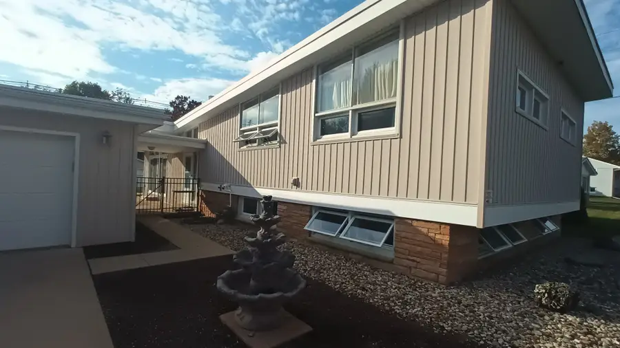 1109 S Westlawn Avenue, Champaign, IL 61821 - #3
