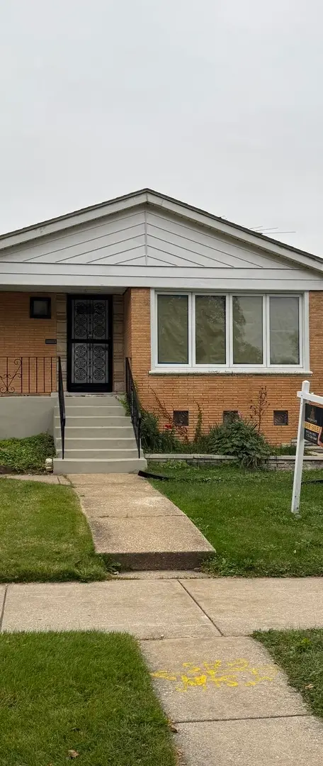 9347 S Crandon Avenue, Chicago, IL 60617