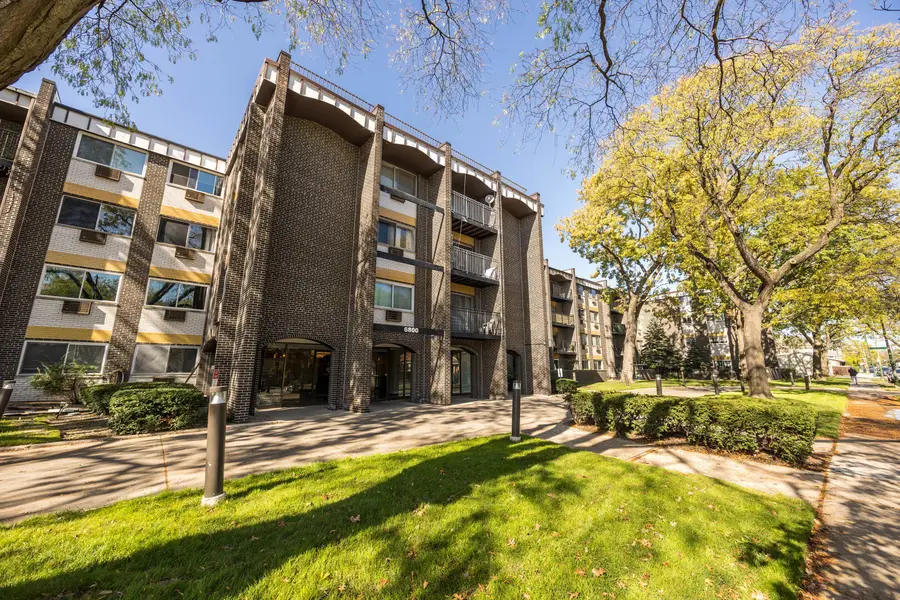 6800 N California Avenue #4i, Chicago, IL 60645 - #2