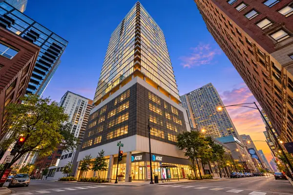 550 N Saint Clair Street #1902, Chicago, IL 60611