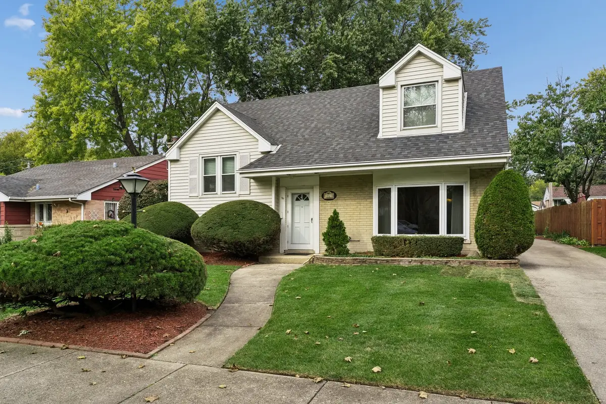 1028 Peterson Avenue, Park Ridge, IL 60068 - #1