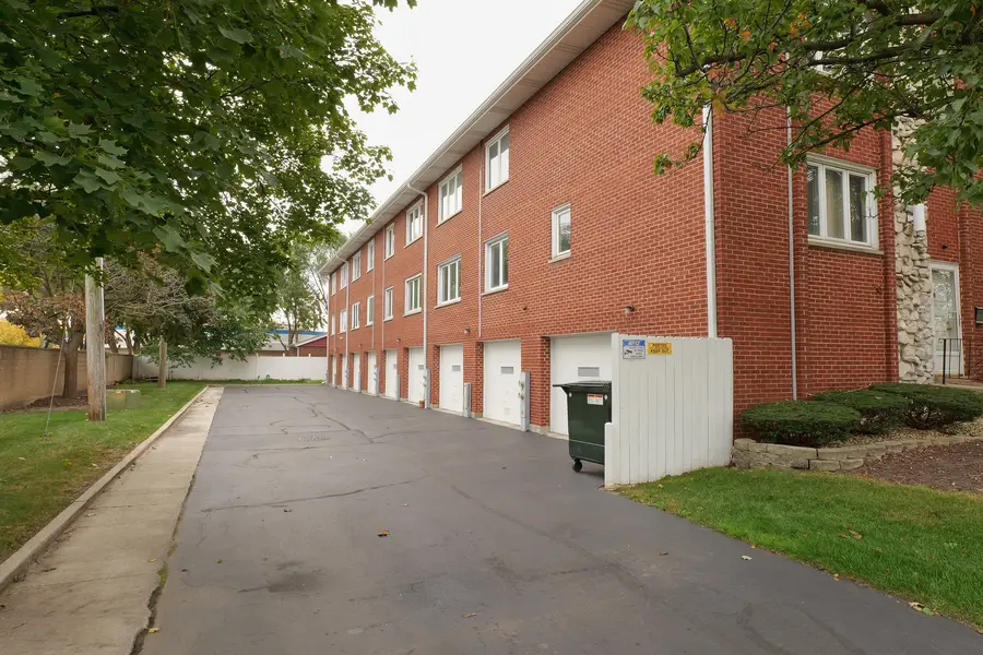 9605 S Komensky Avenue #101, Oak Lawn, IL 60453 - #3
