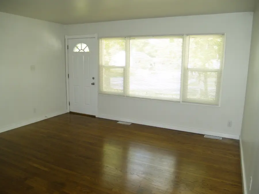 22431 Strassburg Avenue, Sauk Village, IL 60411 - #2