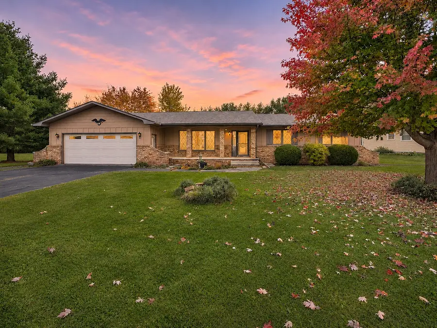 67 Crestview Drive, Geneseo, IL 61254 - #2