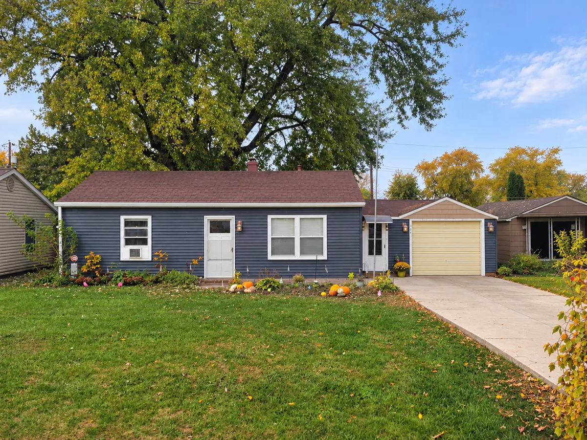 120 W 4th Street, Coal Valley, IL 61240 - #1