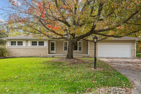 3720 Hazelcrest Drive, East Moline, IL 61244