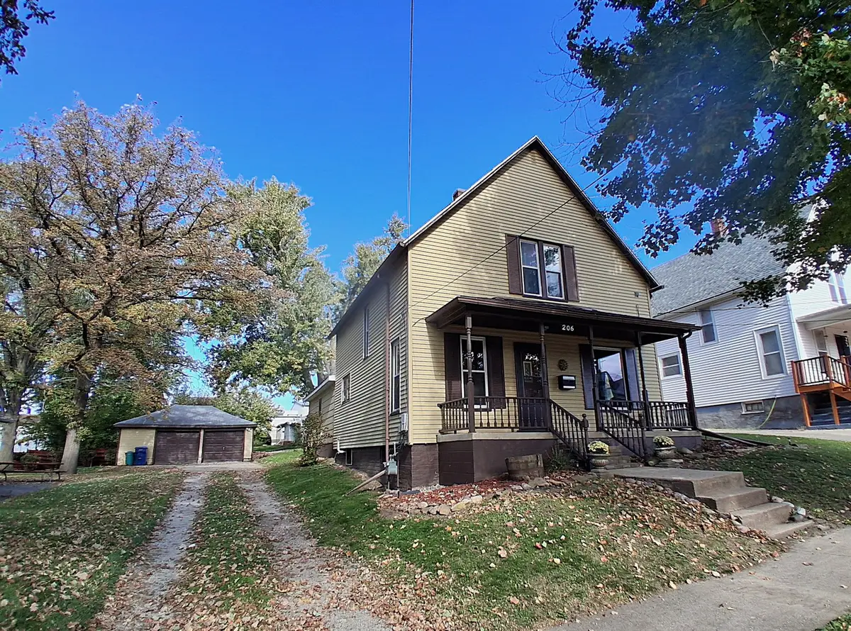 206 E Oak Street, Kewanee, IL 61443 - #1