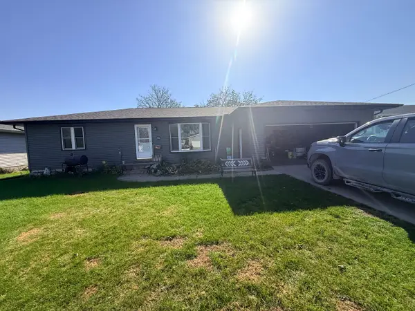 341 W Meadow Lane, Walcott, IA 52773