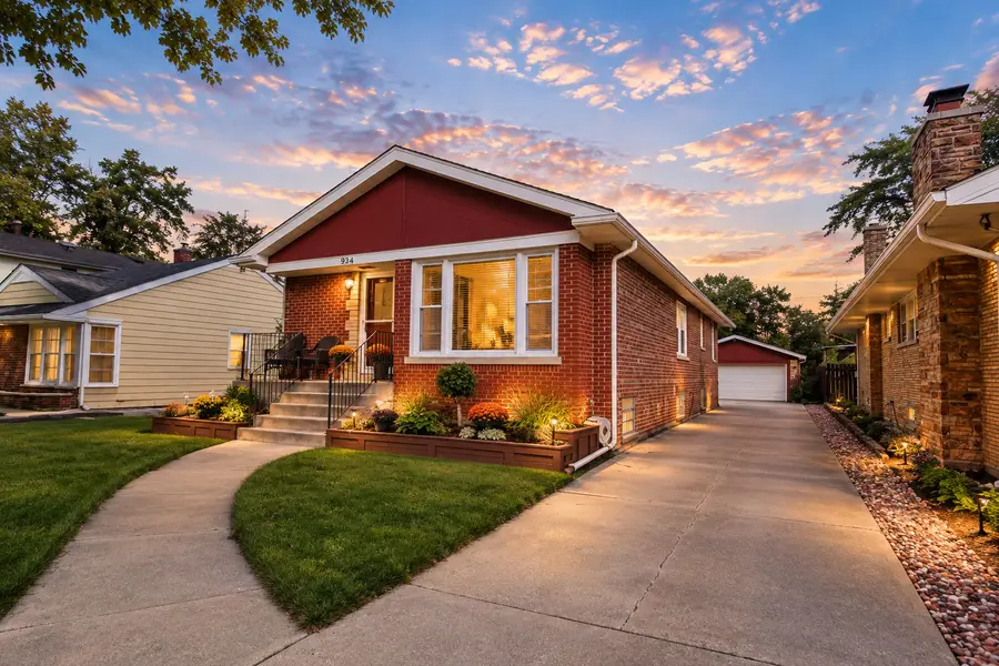 9341 Menard Avenue, Oak Lawn, IL 60453 - #2