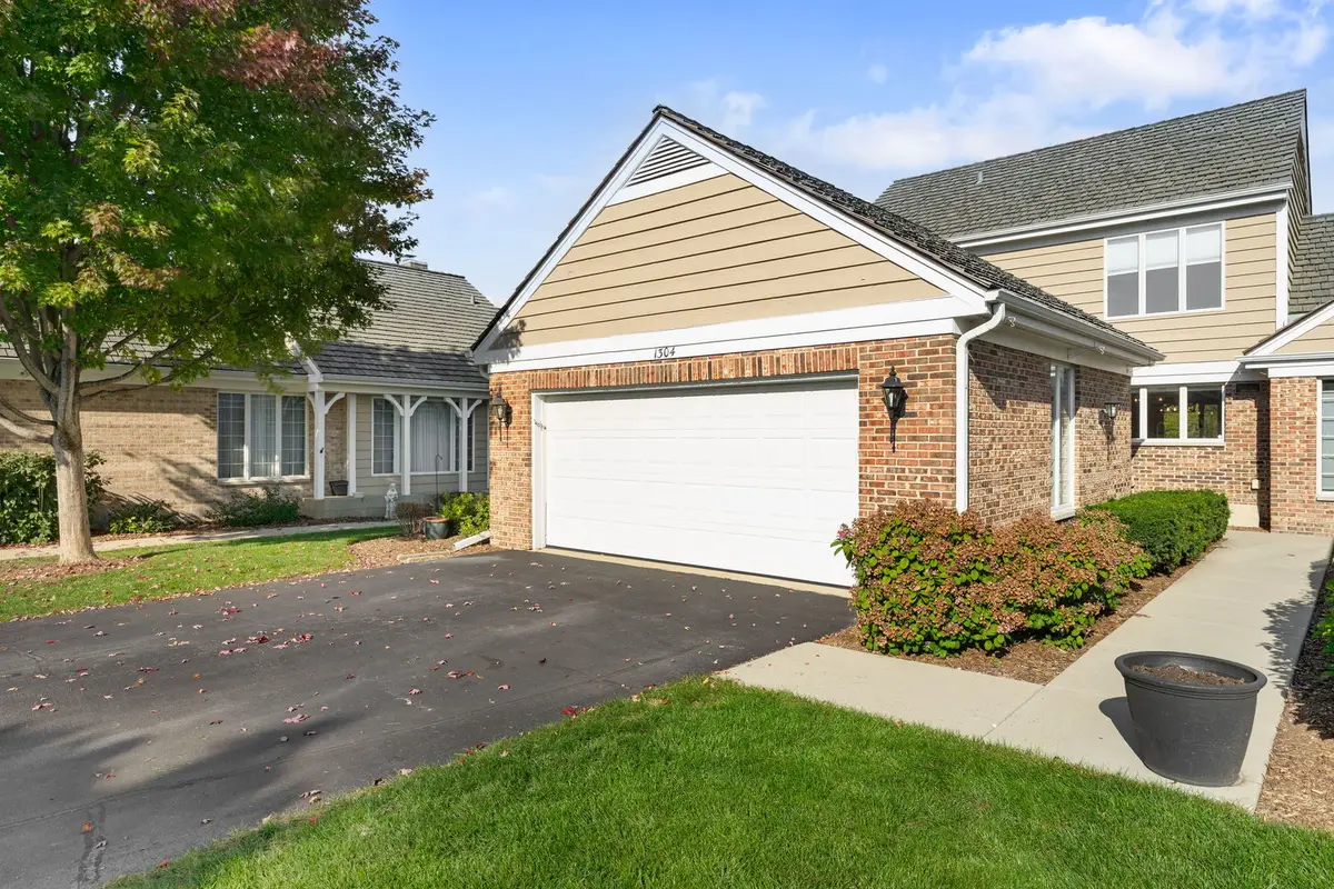 1304 Shire Circle #4, Inverness, IL 60067 - #1