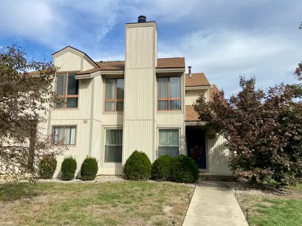 28 Colony West Drive, Champaign, IL 61820