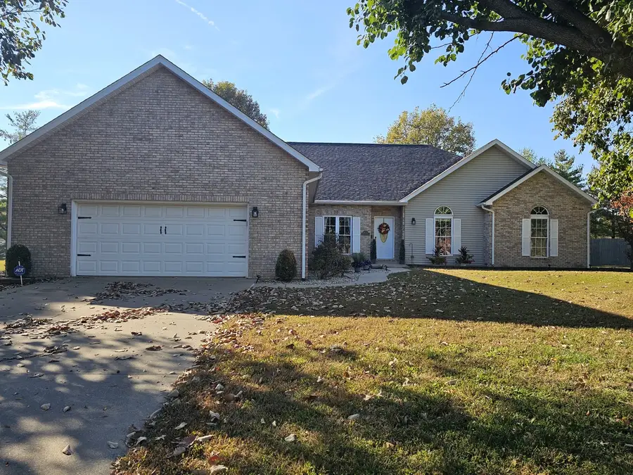 14023 N Shepherd Lane, Mount Vernon, IL 62864 - #2