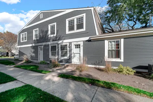 339 Farmington Lane, Vernon Hills, IL 60061