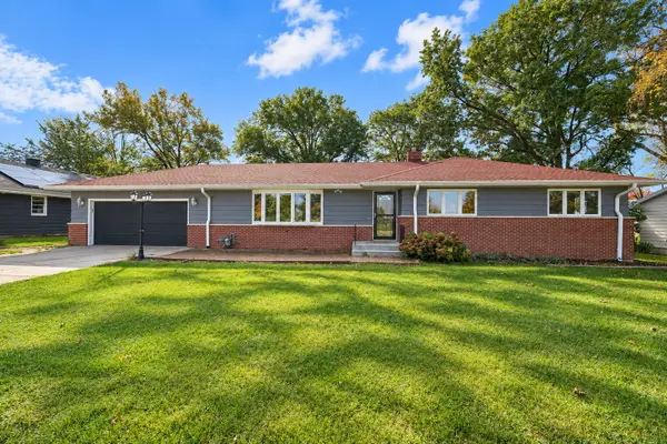 204 E Fairview Drive, DeKalb, IL 60115