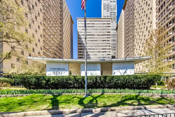 3950 N Lake Shore Drive #308, Chicago, IL 60613