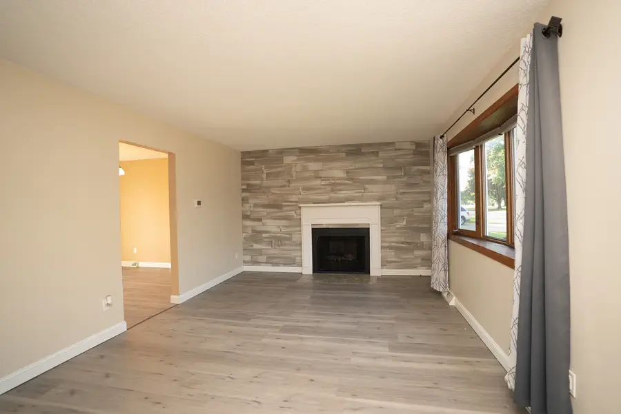 6229 N Howell Street, Davenport, IA 52806 - #2