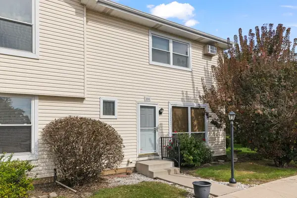 230 Raintree Court, Aurora, IL 60504