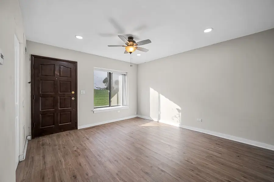 743 E Fullerton Avenue #105, Glendale Heights, IL 60139 - #3