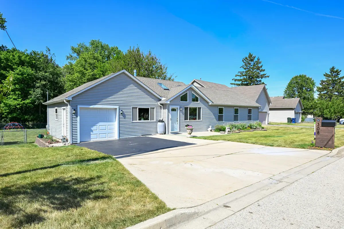 308 Beach Drive, Algonquin, IL 60102 - #1