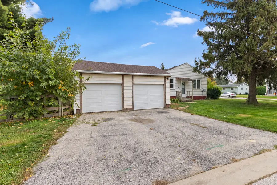 813 W Washington Street, Harvard, IL 60033 - #3