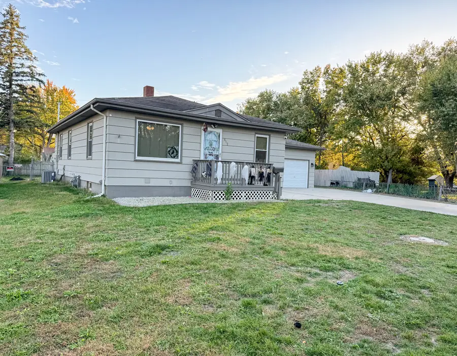 815 W 20th Street, Sterling, IL 61081 - #2