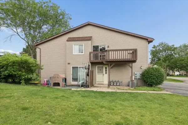 1810 Kerrybrook Court #1810, Sycamore, IL 60178