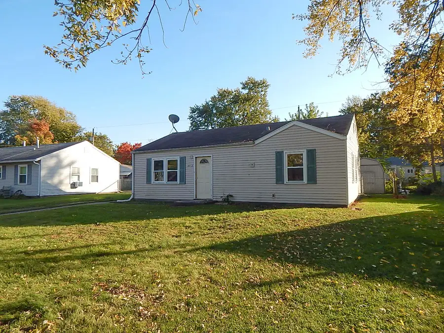 2103 W 69th Street, Davenport, IA 52806 - #2