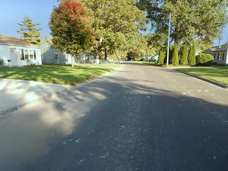 2103 W 69th Street, Davenport, IA 52806 - #3