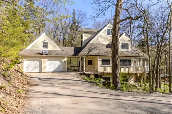 12 Brook Lane, Galena, IL 61036