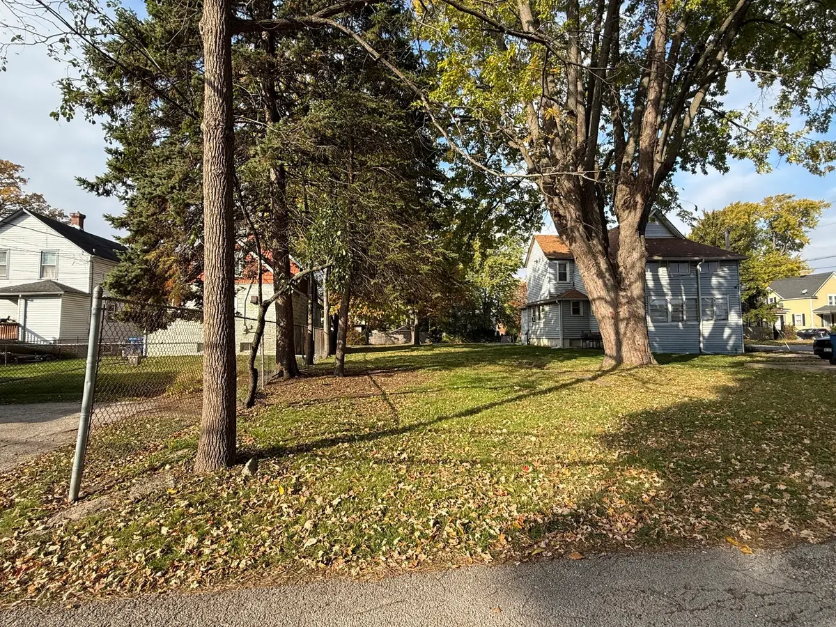 1803 Victoria Avenue, North Chicago, IL 60064 - #1