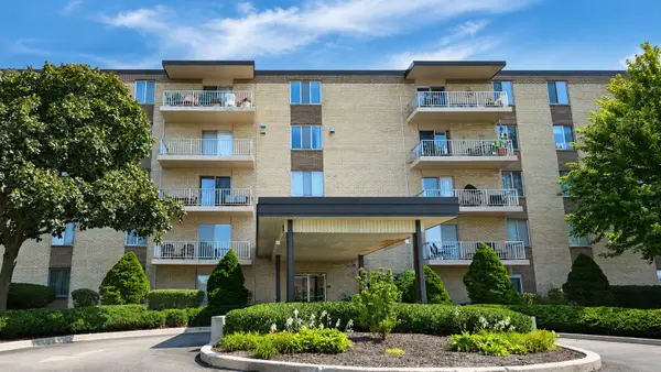110 W Butterfield Road #307S, Elmhurst, IL 60126