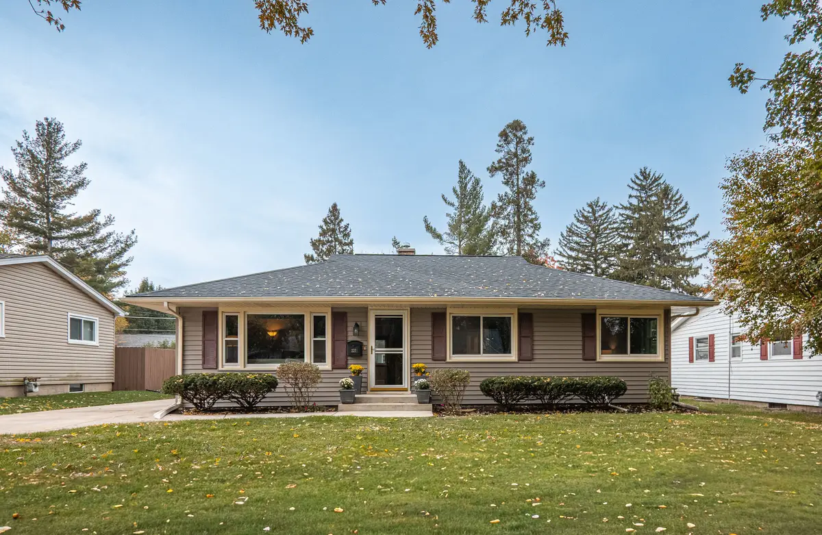 227 S Randall Road, Aurora, IL 60506 - #1