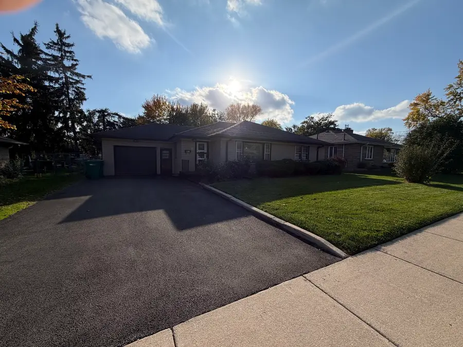 557 E 2nd Street, Lockport, IL 60441 - #2