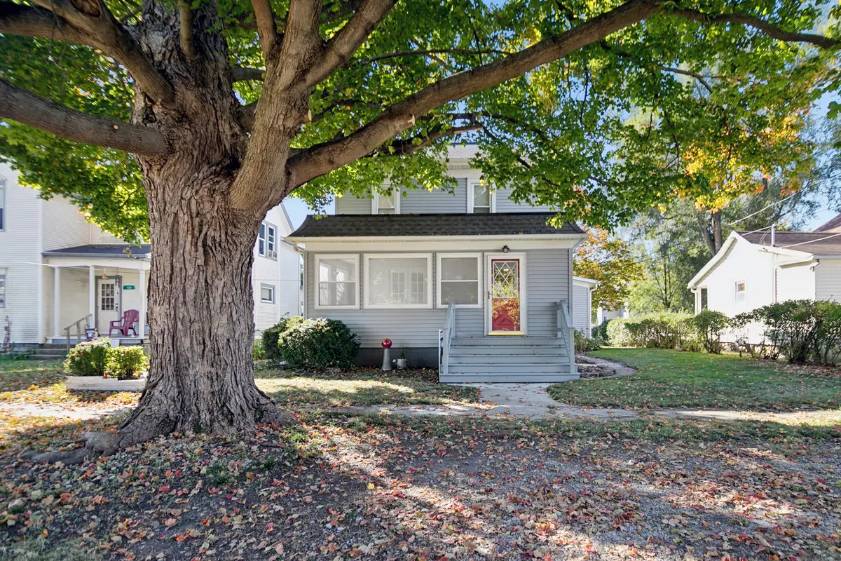 260 W 3rd Avenue, Clifton, IL 60927 - #1