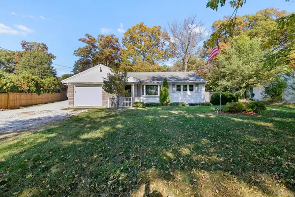2046 E 2200 North Road, Watseka, IL 60970