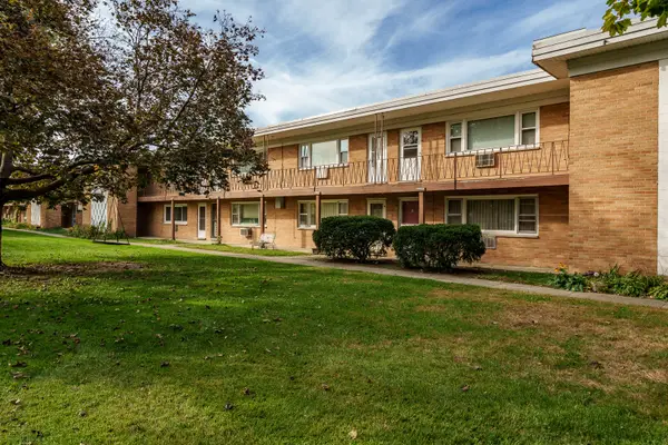 231 Northway Park Road #10, Machesney Park, IL 61115