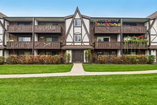 3 Timber Lane #10, Vernon Hills, IL 60061