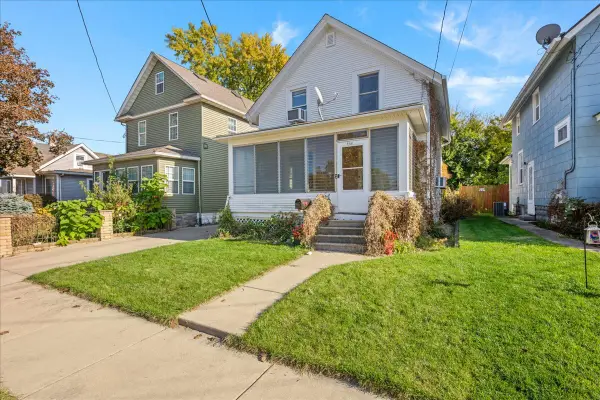 540 Woodlawn Avenue, Aurora, IL 60506