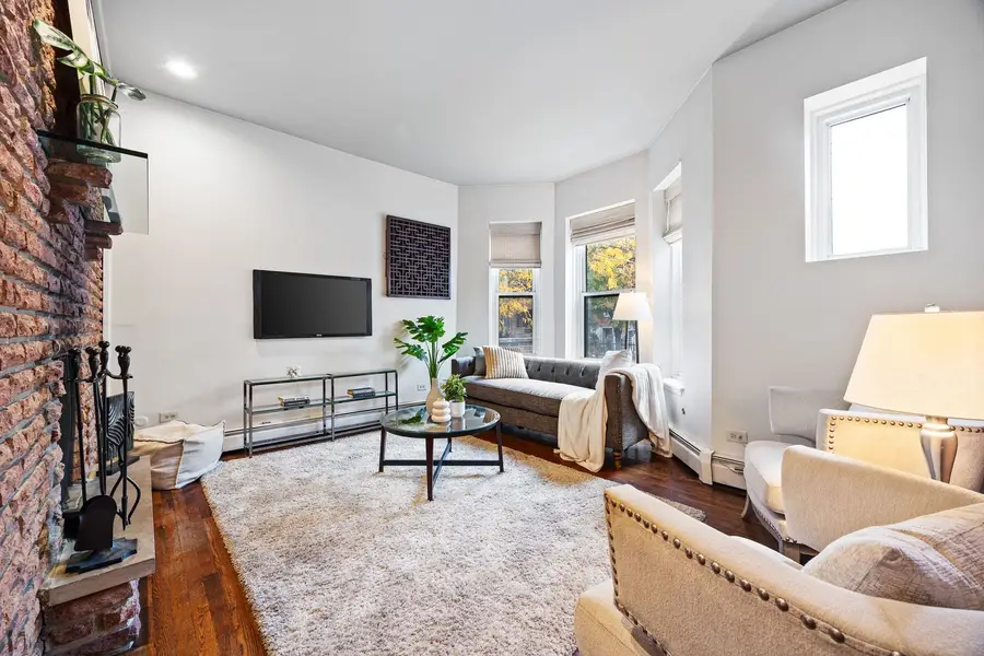 813 W Oakdale Avenue #1W, Chicago, IL 60657 - #3