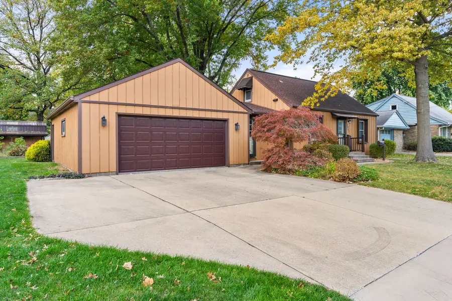 1907 46th Street, Moline, IL 61265 - #2