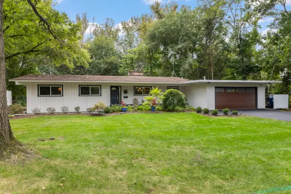 60 Golden Larch Court, Naperville, IL 60540