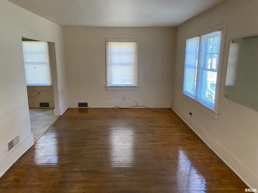 403 W Cherry Street, Carbondale, IL 62901 - Image #3