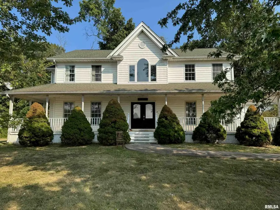 102 W North Street, Benton, IL 62812 - Image #2