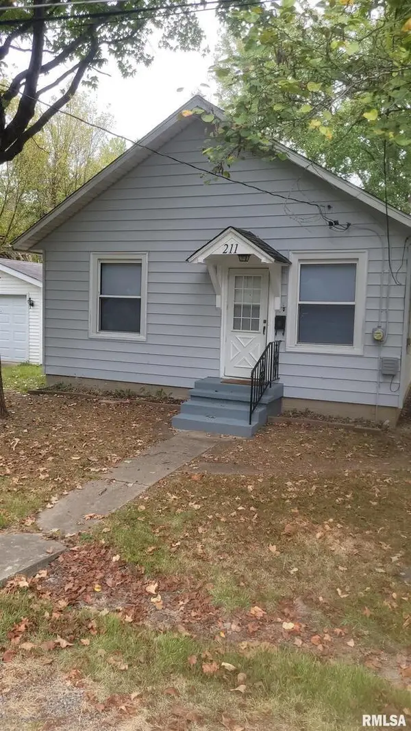 211 W Bryan Street, Herrin, IL 62948