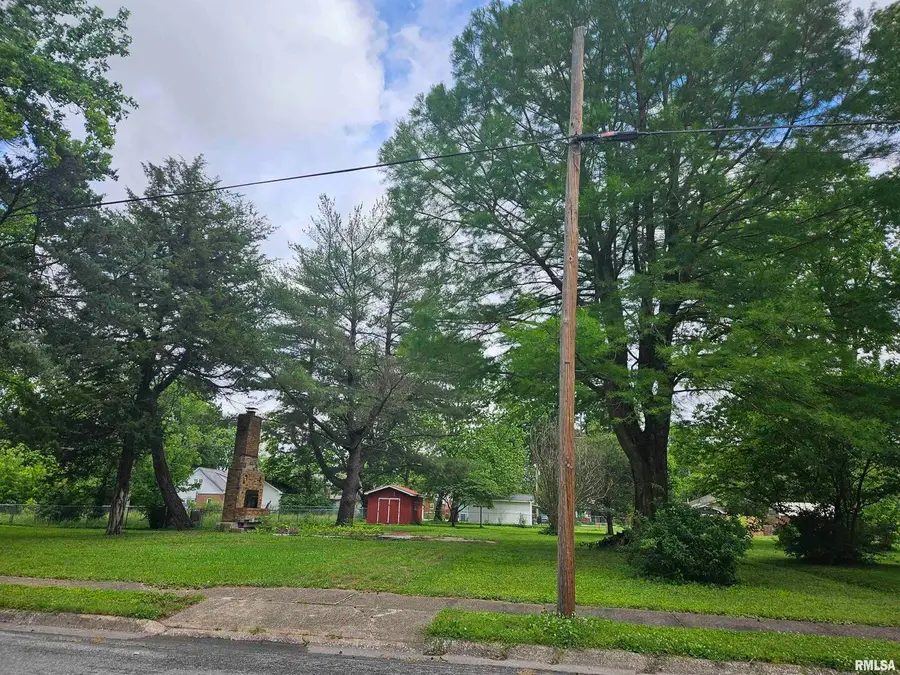 632 N Madison Street, Benton, IL 62812 - Image #2