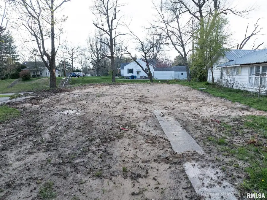 704 N 8th Street, Mount Vernon, IL 62884 - Image #2